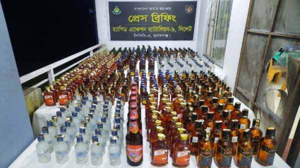 সুনামগঞ্জে র‌্যাব ধরলো বিদেশি মদের বড় চালান