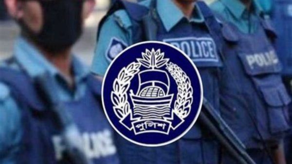 আ.লীগ নেতা ছিনিয়ে নেওয়ায় সাত পুলিশ ক্লোজড