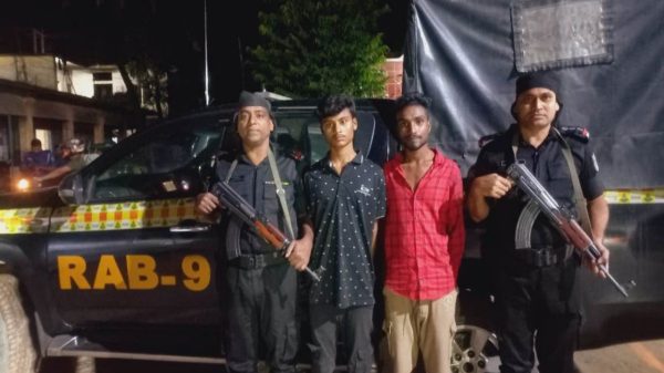 র‌্যাব ধরলো ডাকাত চক্রের সর্দার সায়মন ও আরও একজনকে