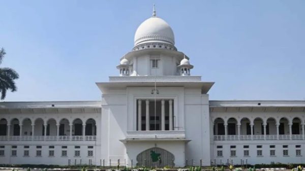 ১৫ আগস্ট ‘জাতীয় শোক দিবস’র ছুটি: হাইকোর্টের রায় স্থগিত।