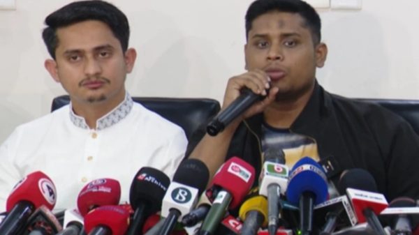 ৩১শে ডিসেম্বর: মুজিববাদী সংবিধানের সমাপ্তি ঘোষণা, শহীদ মিনারে ‘জুলাই বিপ্লবের ঘোষণাপত্র