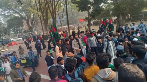 শহীদ মিনারে আজ 'মার্চ ফর ইউনিটি': ভোর থেকেই শিক্ষার্থীদের প্রস্তুতি