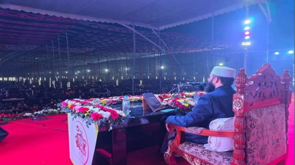যশোরে মিজানুর রহমান আজহারির মাহফিলে জনসমুদ্র: পদদলিত হয়ে আহত অন্তত পাঁচজন