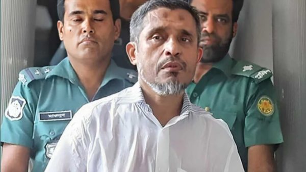 "১০ ট্রাক অস্ত্র মামলা: আরেক মামলাতেও খালাস পেলেন বাবর"