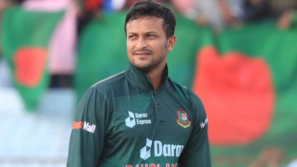 সাকিবের বিরুদ্ধে চেক ডিজঅনার মামলায় গ্রেফতারি পরোয়ানা জারি