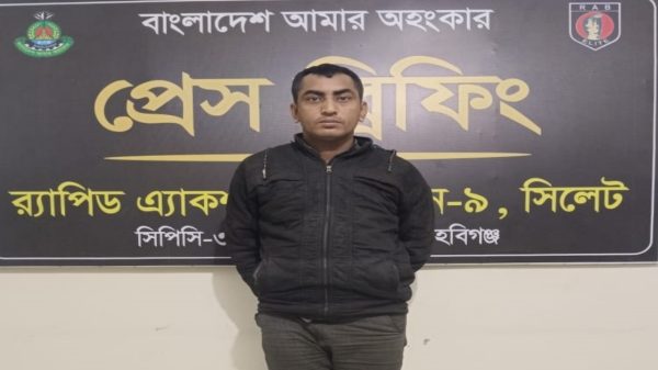 ডাকাত সর্দার লাল মিয়া র‍্যাবের খাঁচাই বন্দি