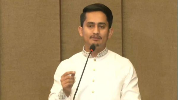জুলাই শহিদ স্মৃতি ফাউন্ডেশনের দায়িত্ব থেকে সরে দাঁড়ালেন সারজিস